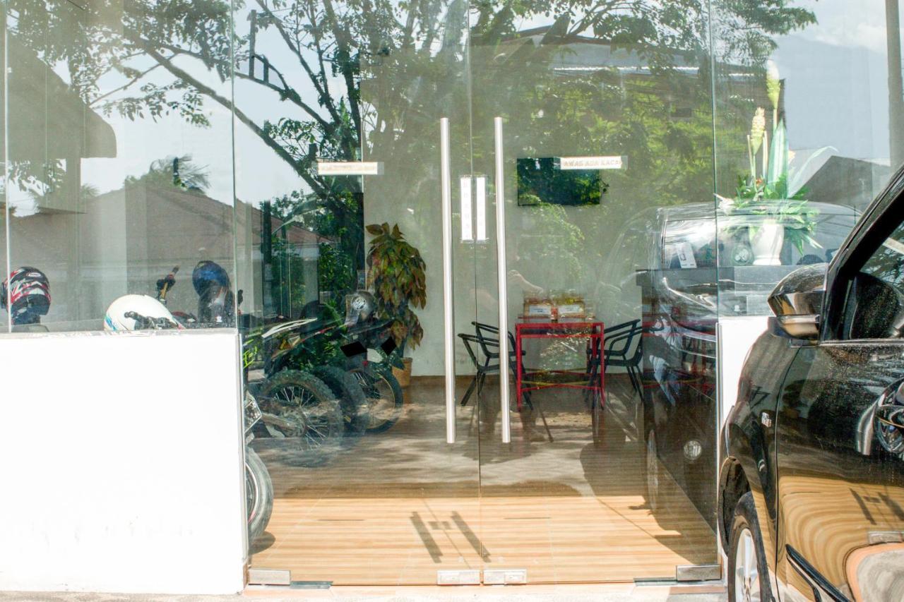 Hotel Super Oyo 1183 Papakoel Medan Exterior foto